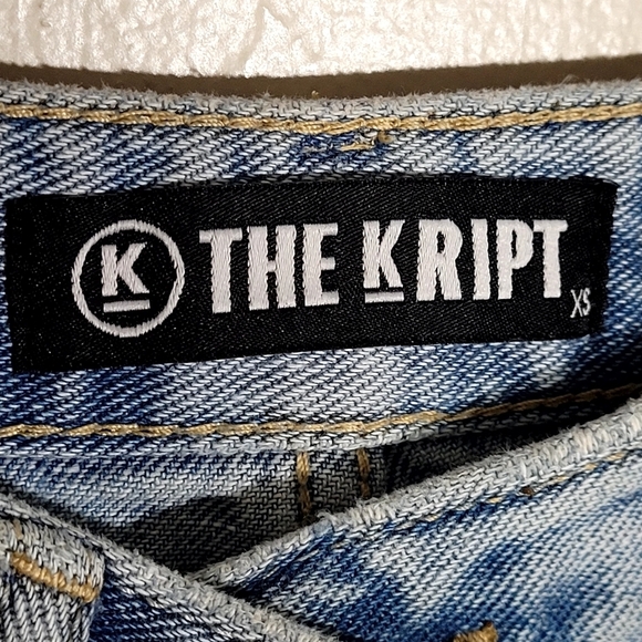 The Kript Lightwashed Crossover Jeans - Picture 3 of 6